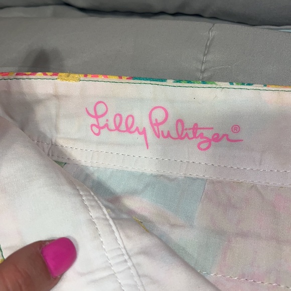 Iilly Pulitzer shorts - Picture 2 of 4